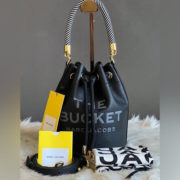 Marc Jacobs The Leather Bucket Bag - Picture 14 of 16